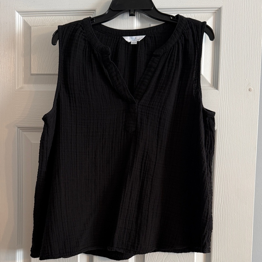 Time and Tru Black Sleeveless Textured Blouse